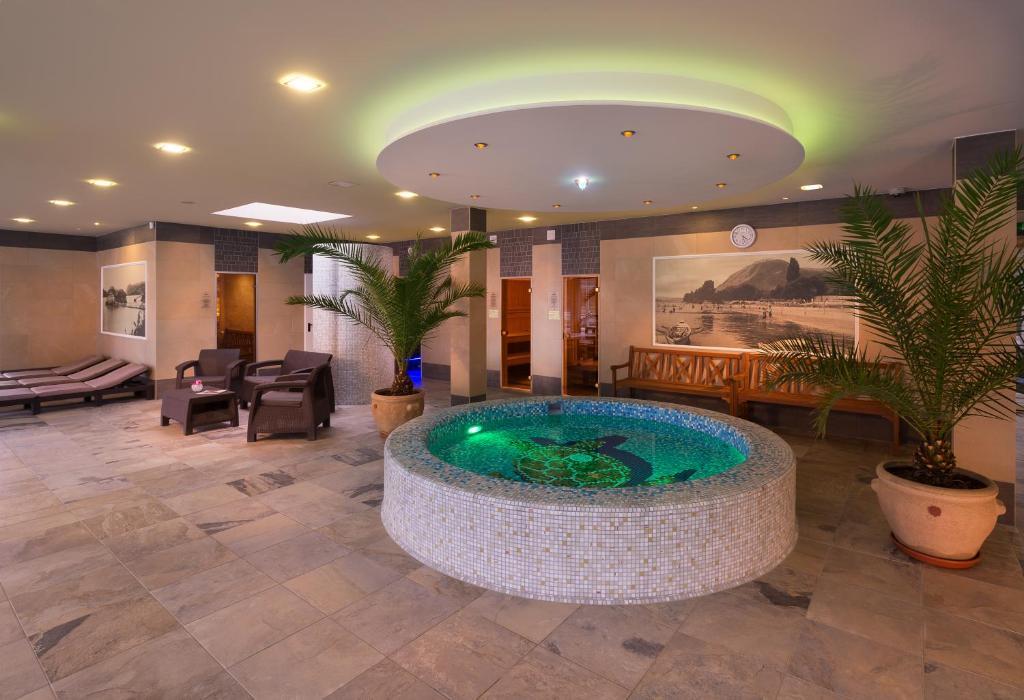 Hotel Honti Wellness Es Konferencia Szalloda วิเชกราด ภายนอก รูปภาพ